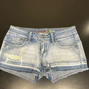 Mudd Distressed Denim Short Shorts Size 5